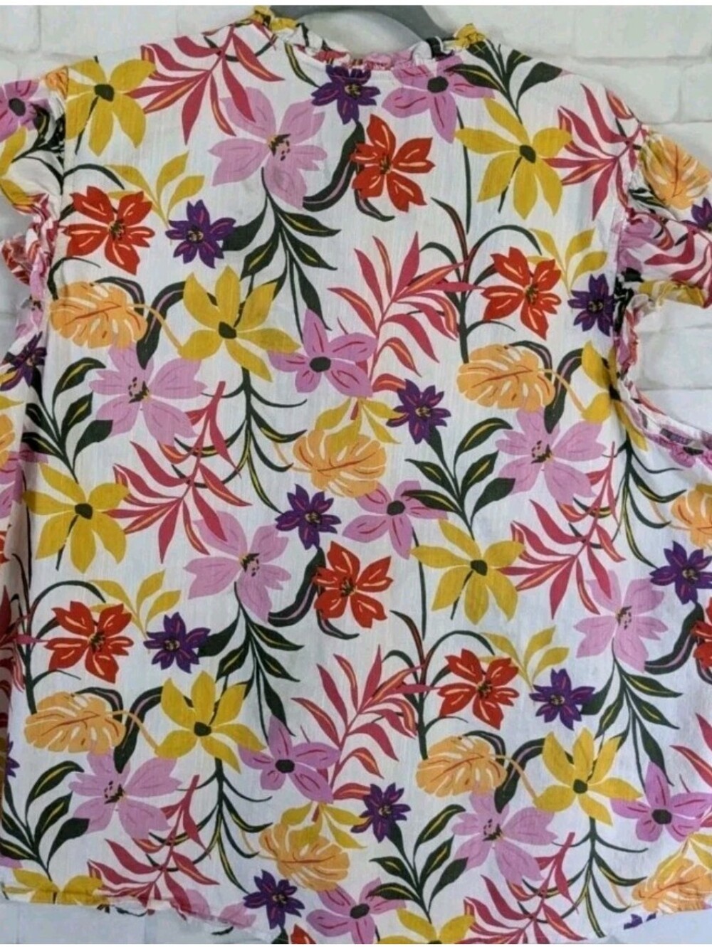 St. John's Bay Women's 1X Multi Floral Sleeveless Boho Blouse Pintucked Cotton - Picture 5 of 5